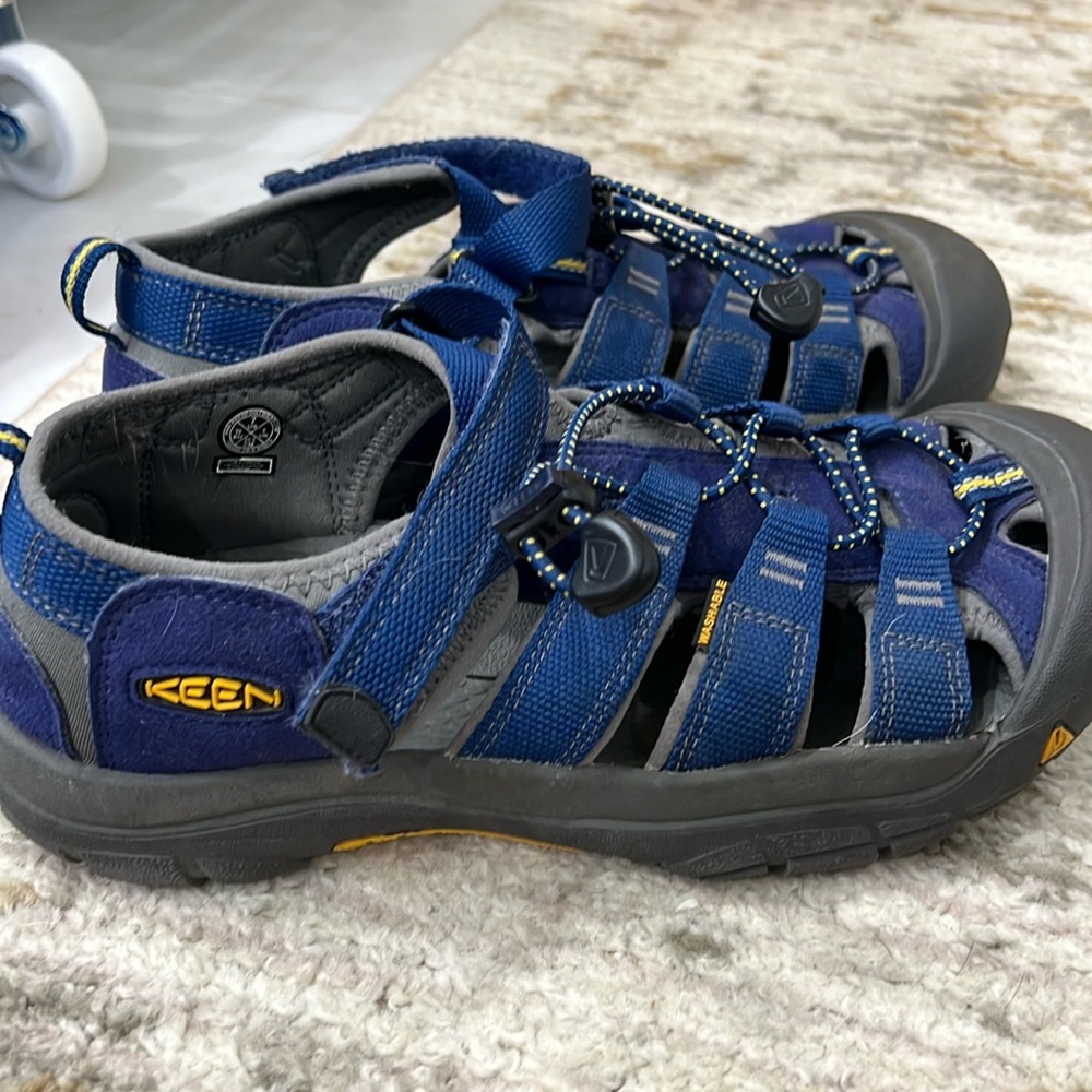 Keen shoes